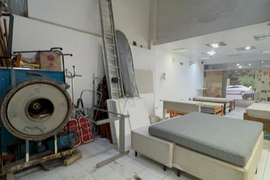 Garagem de casa para alugar com 8 quartos, 320m² em Pinheiros, São Paulo