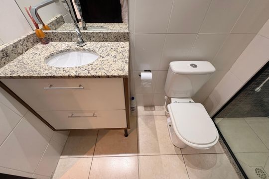 Banheiro de apartamento à venda com 2 quartos, 50m² em Utinga, Santo André