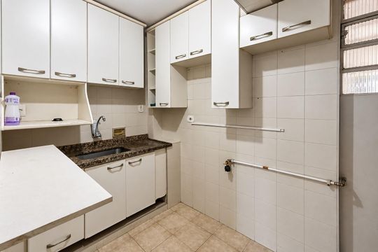 Cozinha de apartamento à venda com 1 quarto, 38m² em Bela Vista, São Paulo