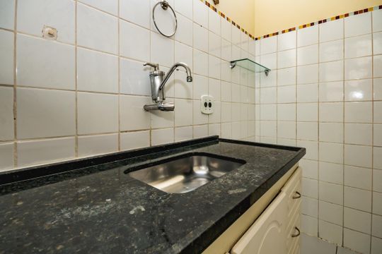 Cozinha de apartamento para alugar com 2 quartos, 43m² em Alípio de Melo, Belo Horizonte