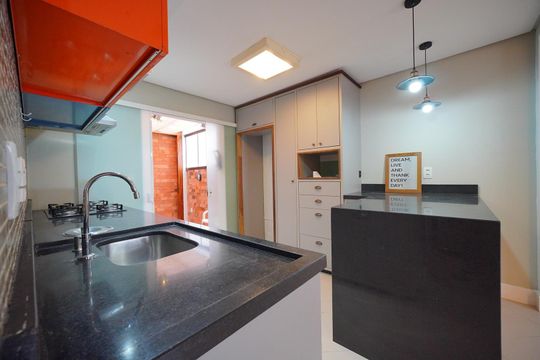 Cozinha  de casa de condomínio para alugar com 3 quartos, 140m² em Santo Antônio de Lisboa, Florianópolis