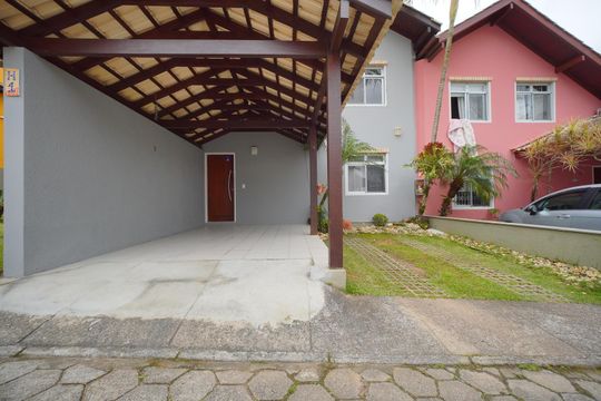 Garagem  de casa de condomínio para alugar com 3 quartos, 140m² em Santo Antônio de Lisboa, Florianópolis