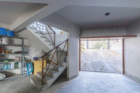 Garagem de casa para alugar com 3 quartos, 345m² em Vila Ipiranga, Porto Alegre