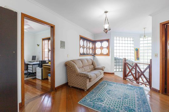 Sala 1 de casa para alugar com 3 quartos, 345m² em Vila Ipiranga, Porto Alegre
