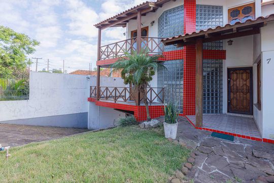Área Verde  de casa para alugar com 3 quartos, 345m² em Vila Ipiranga, Porto Alegre