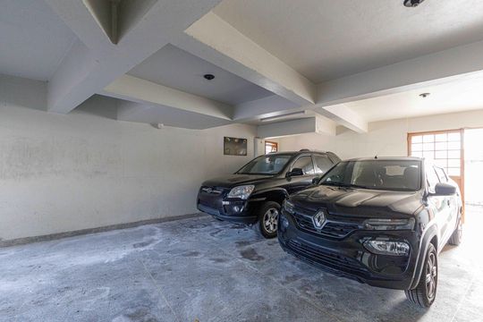 Garagem de casa para alugar com 3 quartos, 345m² em Vila Ipiranga, Porto Alegre