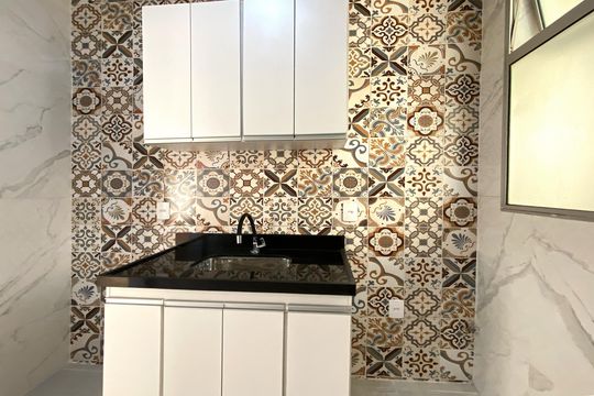 Cozinha de apartamento para alugar com 1 quarto, 40m² em Santo Agostinho, Belo Horizonte