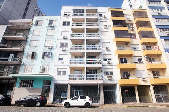 Fachada de apartamento à venda com 1 quarto, 45m² em Centro Histórico, Porto Alegre