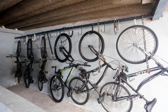 Área Comum - Bicicletário de apartamento à venda com 1 quarto, 45m² em Centro Histórico, Porto Alegre
