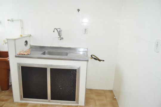 Cozinha de apartamento para alugar com 2 quartos, 48m² em Inhaúma, Rio de Janeiro