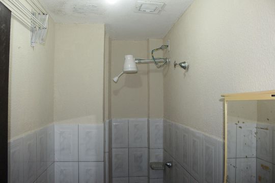 Banheiro social de kitnet/studio à venda com 1 quarto, 40m² em Centro, São Paulo