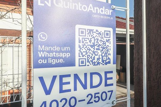 Plaquinha de casa à venda com 4 quartos, 150m² em Jardim Carvalho, Porto Alegre