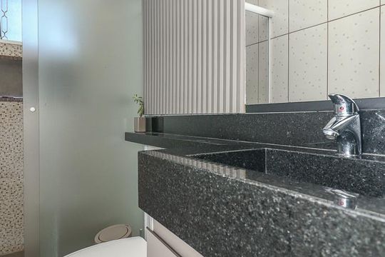 Banheiro de casa à venda com 4 quartos, 150m² em Jardim Carvalho, Porto Alegre