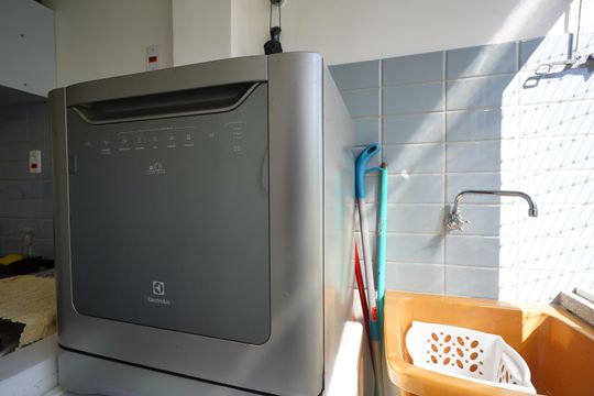 Cozinha  de apartamento à venda com 2 quartos, 52m² em Jardim Botânico, Porto Alegre