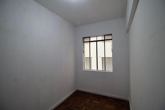Quarto 2 de apartamento para alugar com 2 quartos, 72m² em Centro, Curitiba
