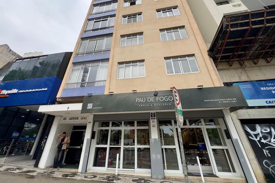 Fachada de apartamento para alugar com 2 quartos, 72m² em Centro, Curitiba
