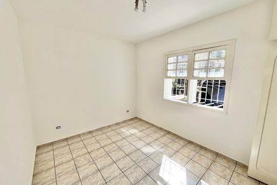 Quarto 1 de casa à venda com 2 quartos, 148m² em Vila Paulicéia, São Paulo