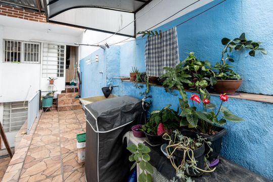 Área Externa de casa à venda com 3 quartos, 165m² em Vila Romana, São Paulo