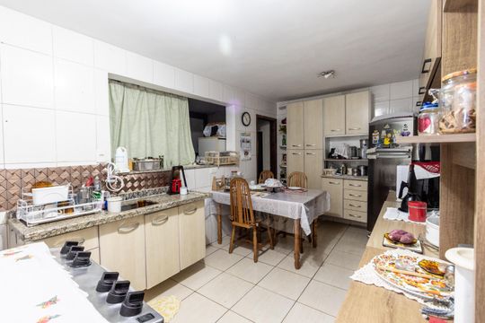 Cozinha 3 de casa à venda com 3 quartos, 165m² em Vila Romana, São Paulo