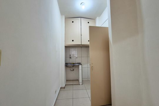 Cozinha de kitnet/studio para alugar com 1 quarto, 40m² em República, São Paulo