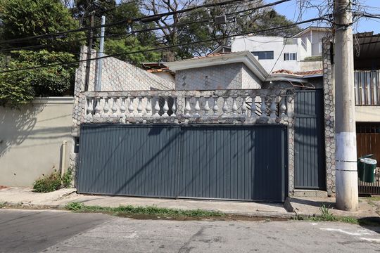 Fachada de casa à venda com 3 quartos, 175m² em Jardim Taboao, São Paulo