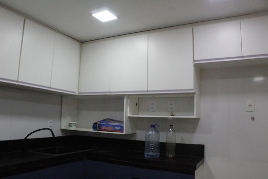 Cozinha de casa de condomínio para alugar com 3 quartos, 90m² em Curicica, Rio de Janeiro