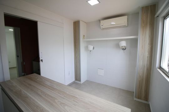 Suíte de casa de condomínio para alugar com 3 quartos, 90m² em Curicica, Rio de Janeiro