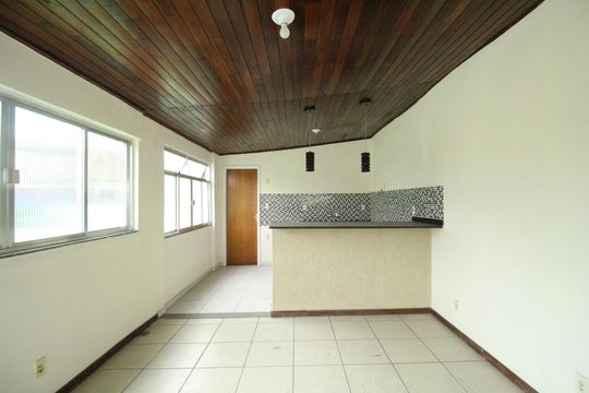 Sala de casa para alugar com 1 quarto, 46m² em Taquara, Rio de Janeiro