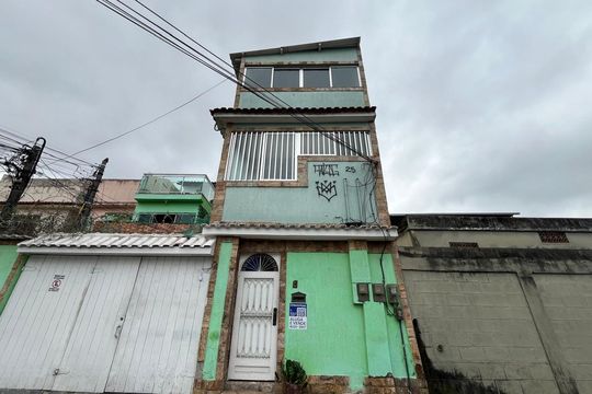 Fachada de casa para alugar com 1 quarto, 46m² em Taquara, Rio de Janeiro
