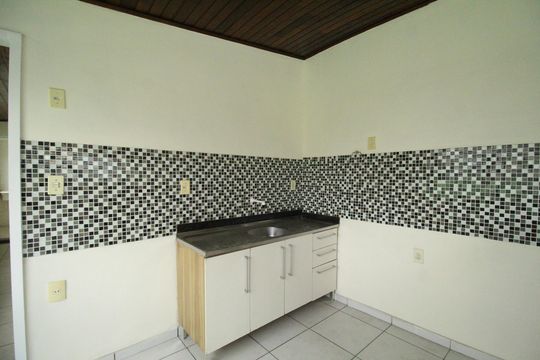 Cozinha de casa para alugar com 1 quarto, 46m² em Taquara, Rio de Janeiro