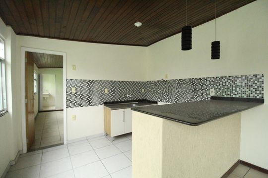 Cozinha de casa para alugar com 1 quarto, 46m² em Taquara, Rio de Janeiro
