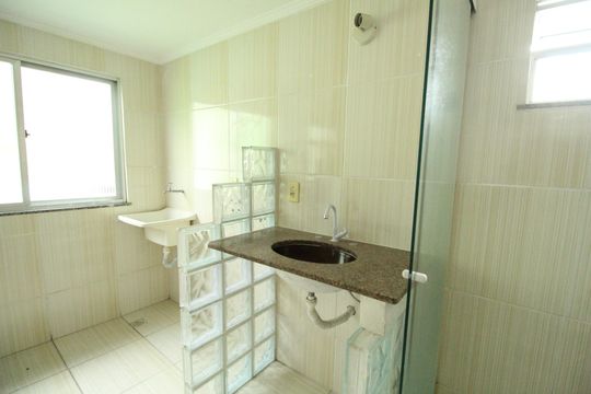 Banheiro da Suíte de casa para alugar com 1 quarto, 46m² em Taquara, Rio de Janeiro