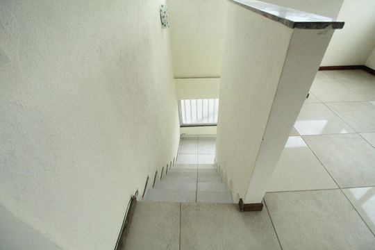 Escada de casa para alugar com 1 quarto, 46m² em Taquara, Rio de Janeiro