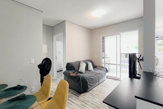 Sala de apartamento para alugar com 1 quarto, 42m² em Jardim Ermida I, Jundiaí