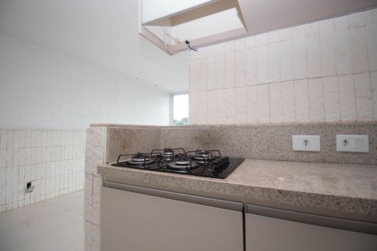 Cozinha e Área de Serviço de apartamento para alugar com 1 quarto, 45m² em Asa Norte, Brasília