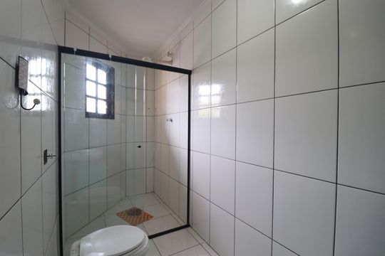 Banheiro Social de casa à venda com 3 quartos, 182m² em Vila Curuçá, Santo André