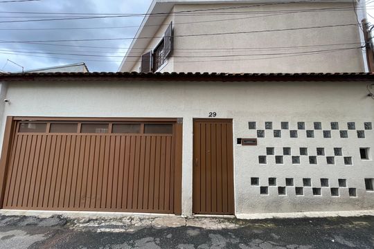 Fachada de casa à venda com 3 quartos, 175m² em Jardim Ponte Rasa, São Paulo