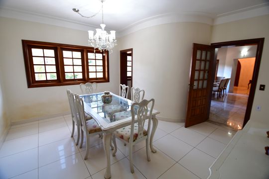 Sala de casa de condomínio à venda com 4 quartos, 850m² em Sítios de Recreio Gramado, Campinas
