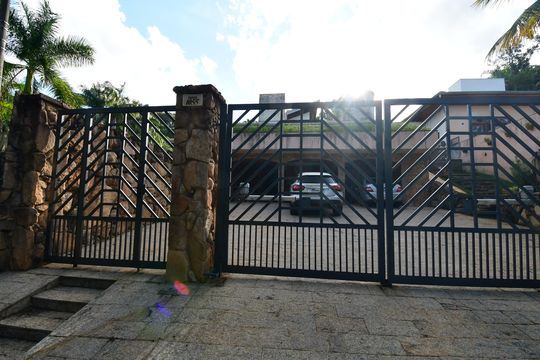 Fachada de casa de condomínio à venda com 4 quartos, 850m² em Sítios de Recreio Gramado, Campinas