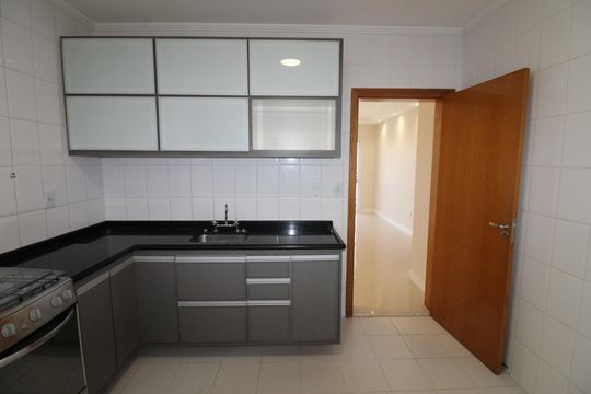 Cozinha de apartamento para alugar com 3 quartos, 90m² em Jardim Esplanada, São José dos Campos