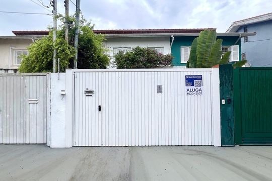 Fachada SWRM-2715 de casa para alugar com 3 quartos, 120m² em Jardim Paulistano, São Paulo