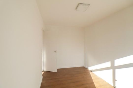 Quarto 2 de apartamento para alugar com 3 quartos, 66m² em Novo Mundo, Curitiba