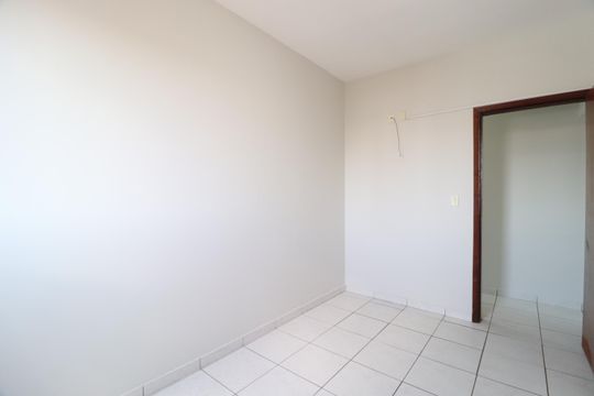 Quarto 1 de apartamento para alugar com 2 quartos, 75m² em Santa Mônica, Uberlândia