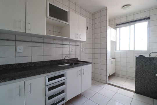 Cozinha de apartamento para alugar com 2 quartos, 75m² em Santa Mônica, Uberlândia