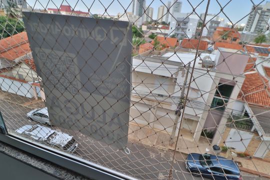 Placa de apartamento para alugar com 2 quartos, 75m² em Santa Mônica, Uberlândia