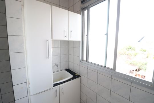 Cozinha e Área de Serviço de apartamento para alugar com 2 quartos, 75m² em Santa Mônica, Uberlândia