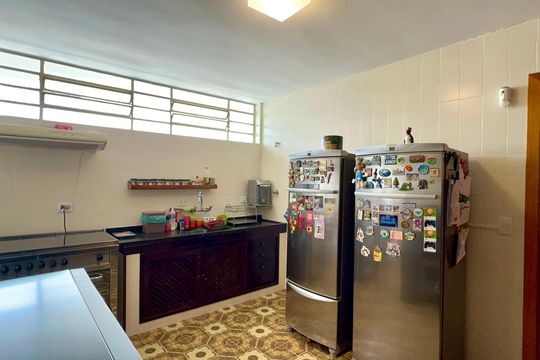 Cozinha de casa à venda com 4 quartos, 400m² em Vila Madalena, São Paulo