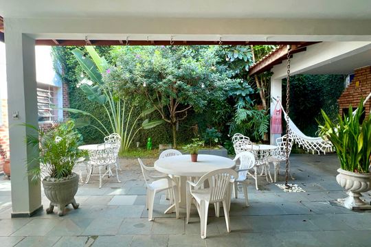 Área comum de casa à venda com 4 quartos, 400m² em Vila Madalena, São Paulo