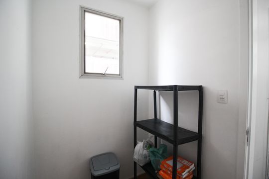 Quarto de Serviço de apartamento para alugar com 2 quartos, 72m² em Vila Nova Conceição, São Paulo