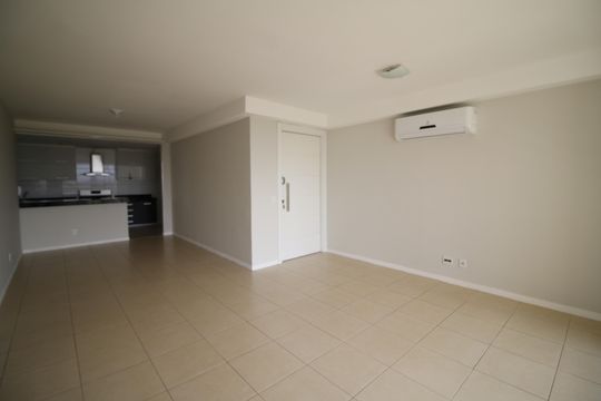 Sala de apartamento para alugar com 4 quartos, 143m² em Jacarepaguá, Rio de Janeiro